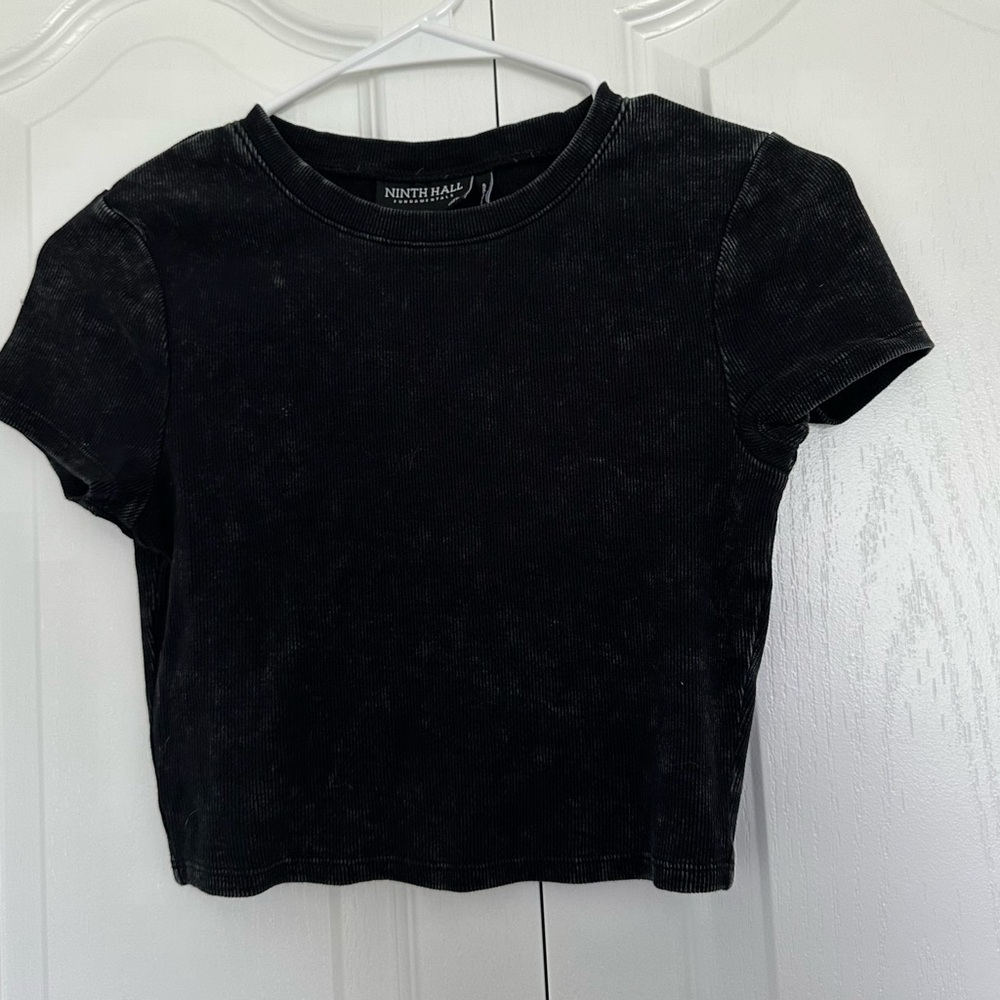 Crop T-
Shirt